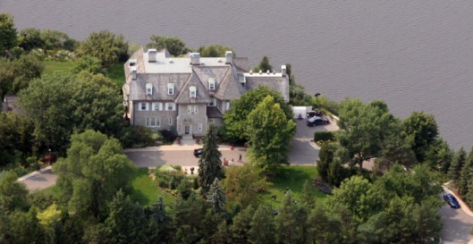 The prime minister's residenceat 24 Sussex Dr. in Ottawa. Prime Minister Stephen Harper will not renovate it because of the cost. (CNS-HOMES-WALK-SCORE--OTTAWA, ON: AUGUST 14, 2007 -- An aerial view of the Prime Minister's residence, 24 Sussex Drive, is shown in this August 14, 2007 file photo. When it comes to walkability, Barack Obamas Washington digs beat out Gordon Browns home at 10 Downing Street. Both famous residences scored far higher than Prime Minister Stephen Harpers stone mansion at 24 Sussex Drive. (MIKE CARROCCETTO / Ottawa Citizen) FOR CANWEST HOMES PACKAGE, JAN. 26, 2010 ORG XMIT: POS2013082712034133)